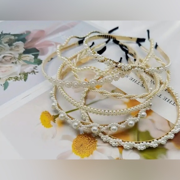 6 Pearl Headbands Set New ✨✨with Gift box ? ??